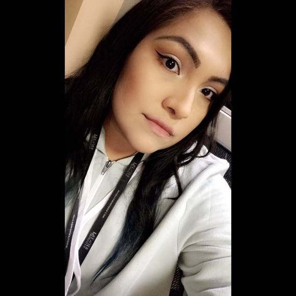 Meet your Posher, Taylor danelle - Picture 1 of 1